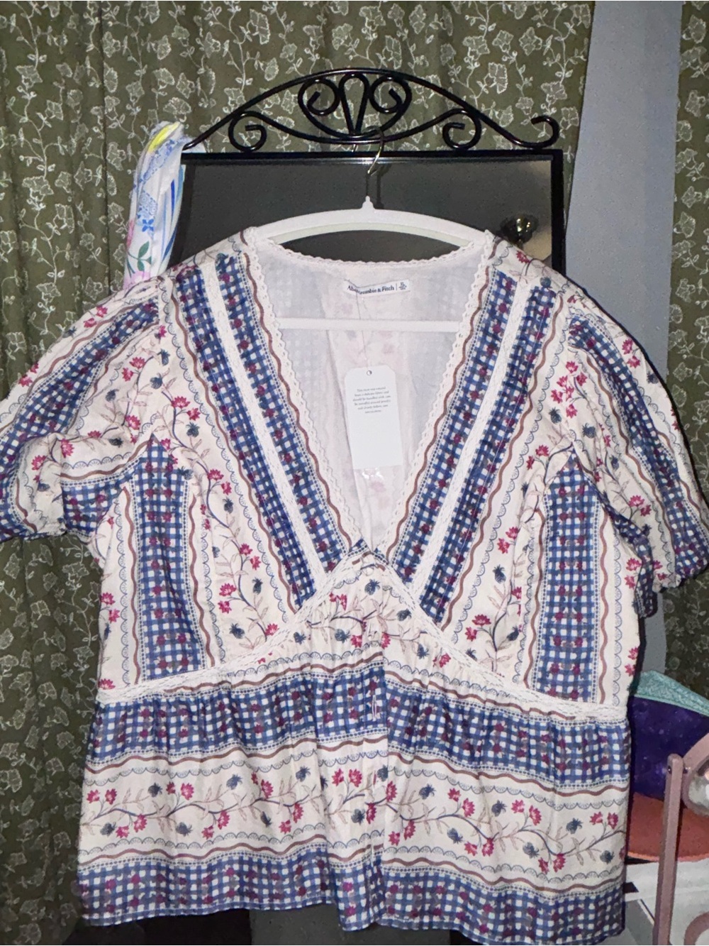 Boho Floral Embroidered V-Neck Peasant Top in Cream and Blue